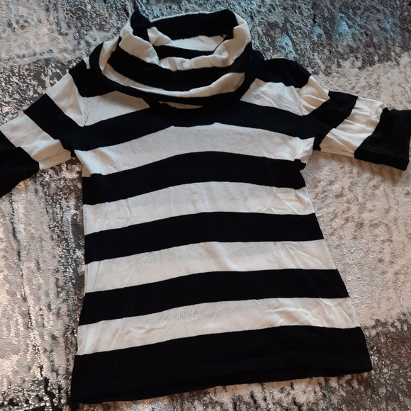 Cowl Sweater - Picture 1 of 3